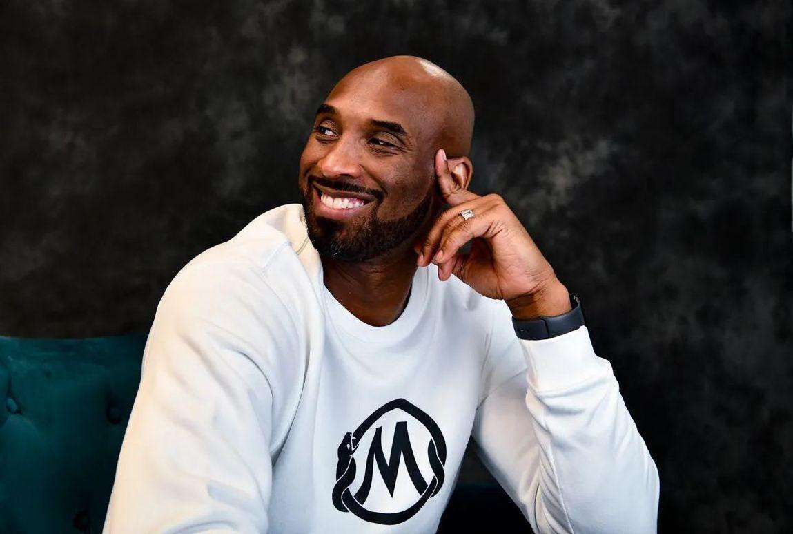 爱游戏中国-湖人带队取胜！，Doinb重要时刻刷新纪录热度持续攀升(湖人组队)